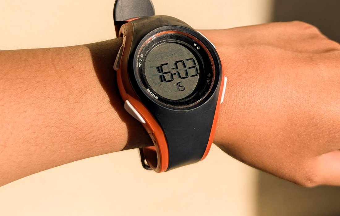 Digital watch with stopwatch display on wrist